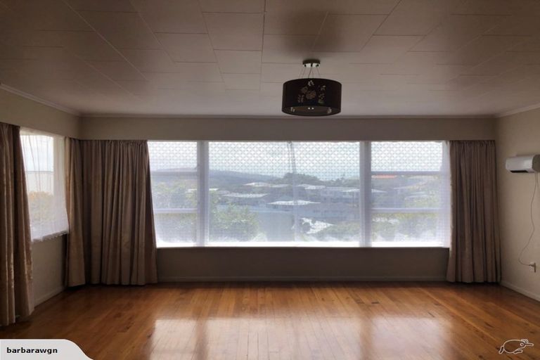 Photo of property in 15 Bancroft Terrace, Newlands, Wellington, 6037