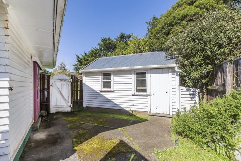 Photo of property in 15 Main Road, Tawa, Wellington, 5028