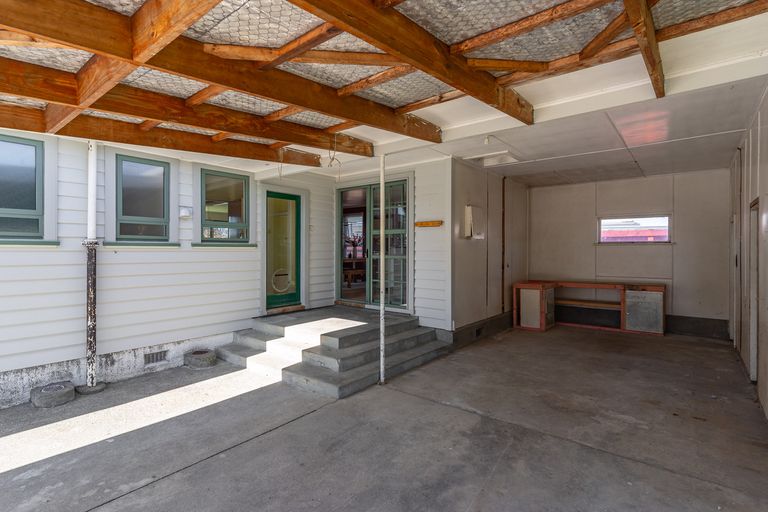 Photo of property in 21 Bledisloe Street, Solway, Masterton, 5810