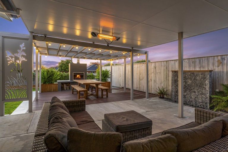 Photo of property in 5 Mahia Lane, Waikanae, 5036