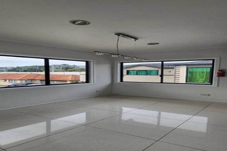 Photo of property in 38 Kenderdine Road, Papatoetoe, Auckland, 2025