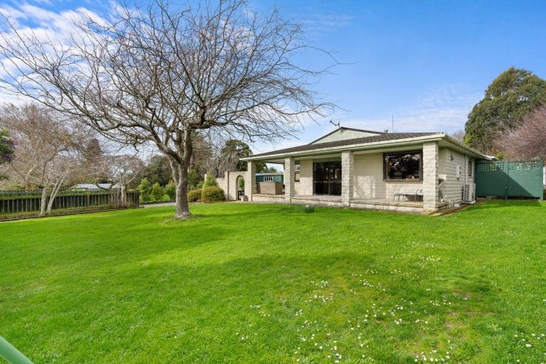 Photo of property in 24 Koputaroa Road, Levin, 5575
