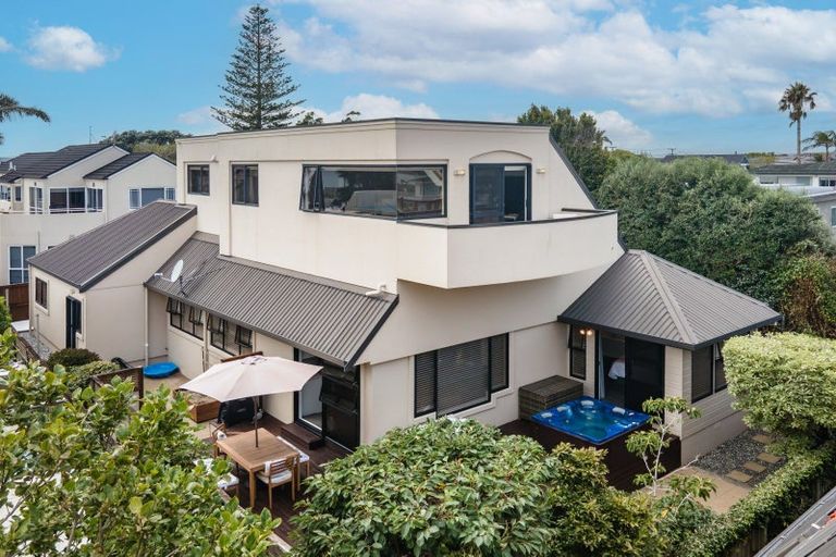 Photo of property in 2/47 Clovelly Road, Bucklands Beach, Auckland, 2012