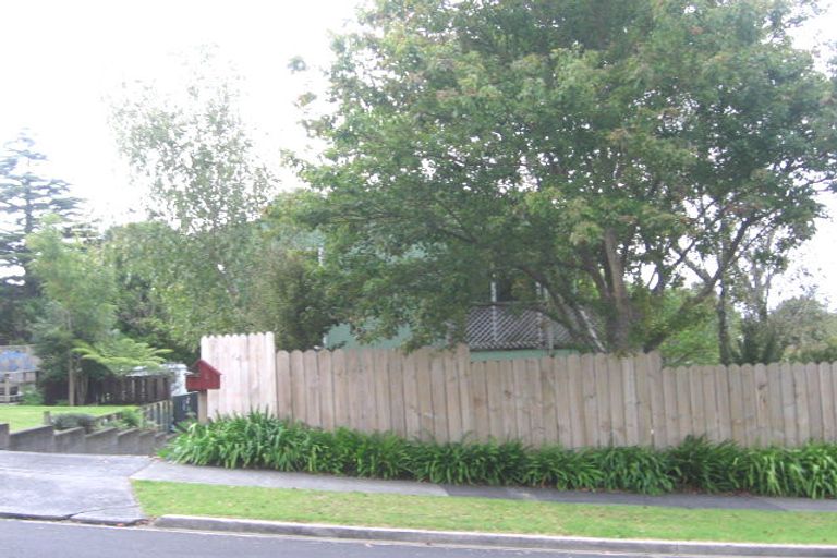 Photo of property in 6 Barlow Place, Chatswood, Auckland, 0626