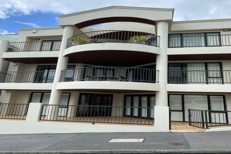 Photo of property in 13/22 Oriental Terrace, Oriental Bay, Wellington, 6011