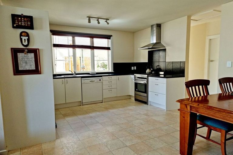 Photo of property in 14 Lincoln Street, Picton, 7220