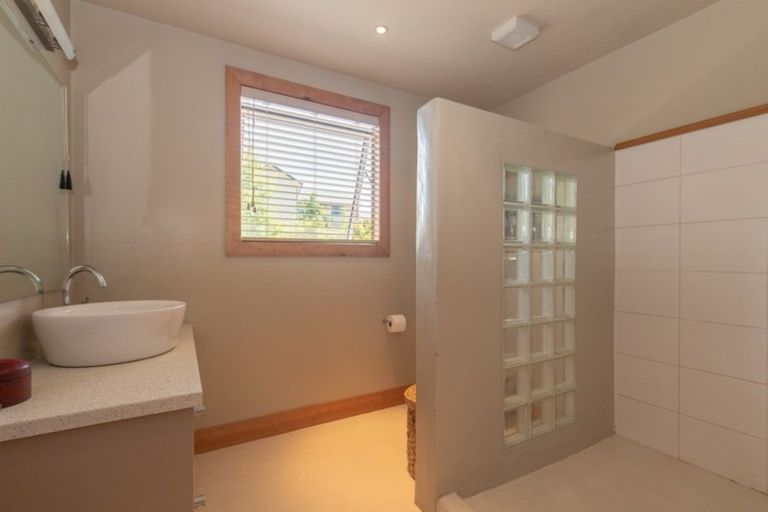 Photo of property in 1 Peak View Ridge, Wanaka, 9305