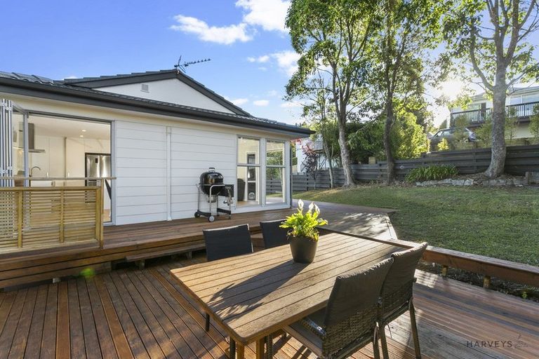 Photo of property in 7 Stallard Place, Glen Eden, Auckland, 0602