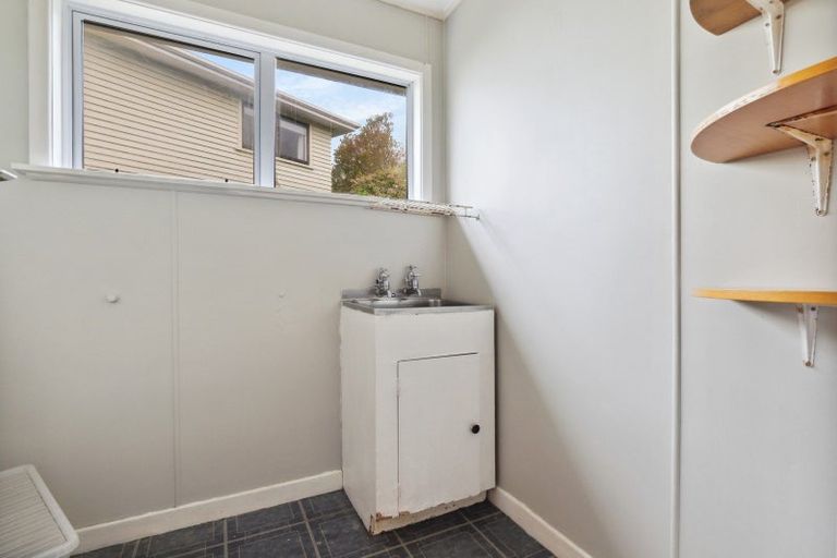 Photo of property in 2 Whakawhiti Street, Marfell, New Plymouth, 4310