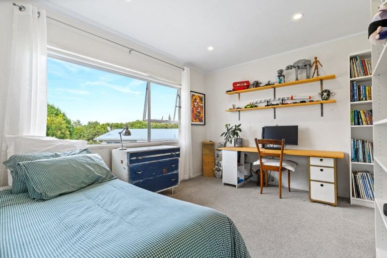 Photo of property in 47 Red Beach Road, Red Beach, 0932