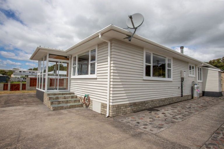 Photo of property in 16 Moore Street, Ohakune, 4625