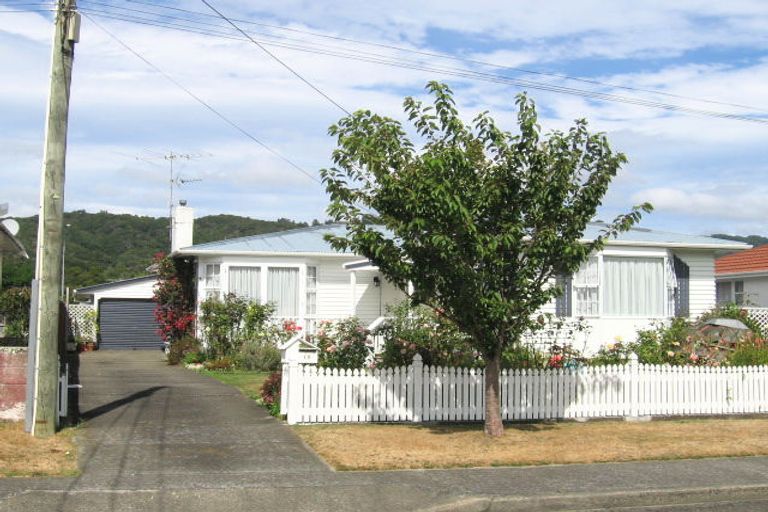 Photo of property in 19 Courtenay Road, Heretaunga, Upper Hutt, 5018