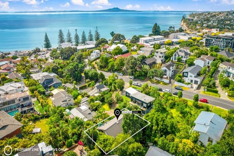 Photo of property in 2/19 Valley Road, Browns Bay, Auckland, 0630