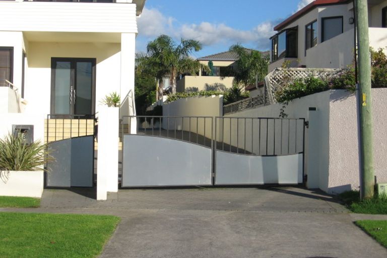 Photo of property in 2/28 Takutai Avenue, Bucklands Beach, Auckland, 2012