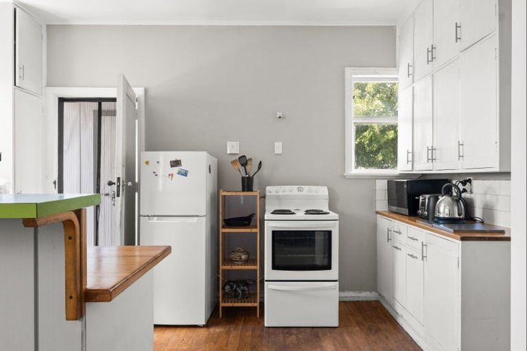 Photo of property in 12 Townley Street, Te Hapara, Gisborne, 4010