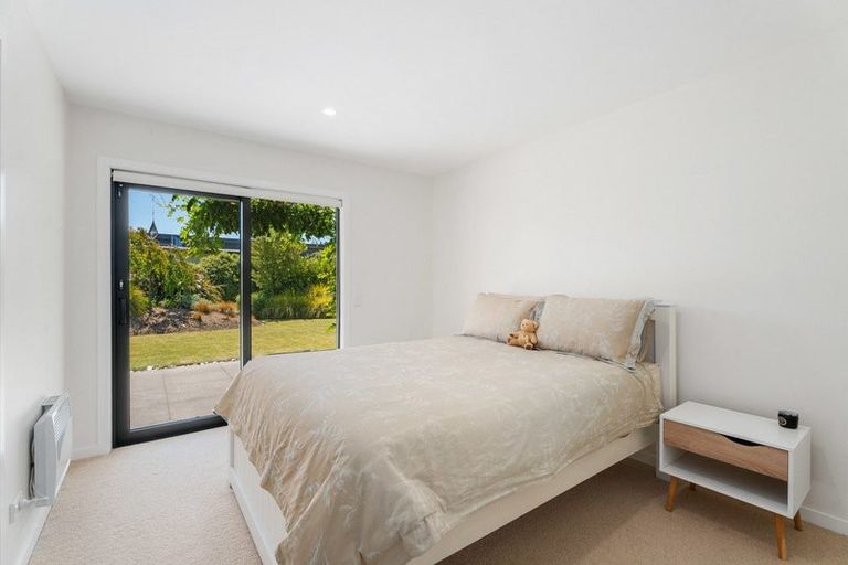 Photo of property in 9 Kirimoko Crescent, Wanaka, 9305