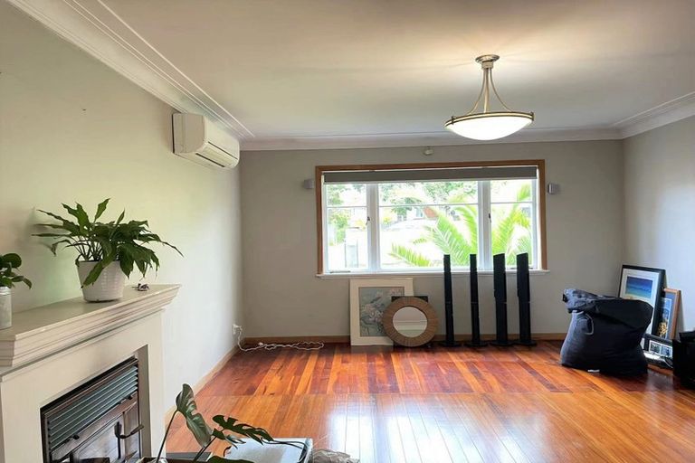 Photo of property in 40 Routley Drive, Glen Eden, Auckland, 0602