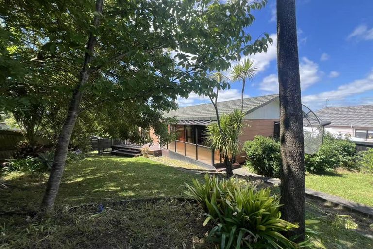 Photo of property in 110 Bradbury Road, Botany Downs, Auckland, 2010