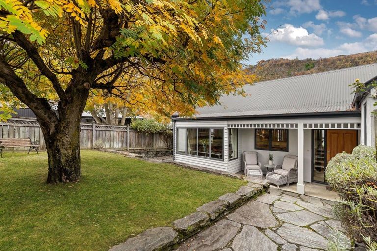 Photo of property in 63 Devon Street, Arrowtown, 9302