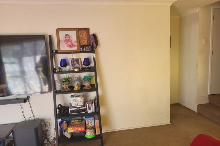 Photo of property in 12 Foyle Place, Glendene, Auckland, 0602