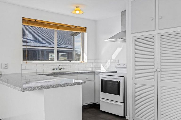 Photo of property in 1/37 Queenspark Drive, Parklands, Christchurch, 8083