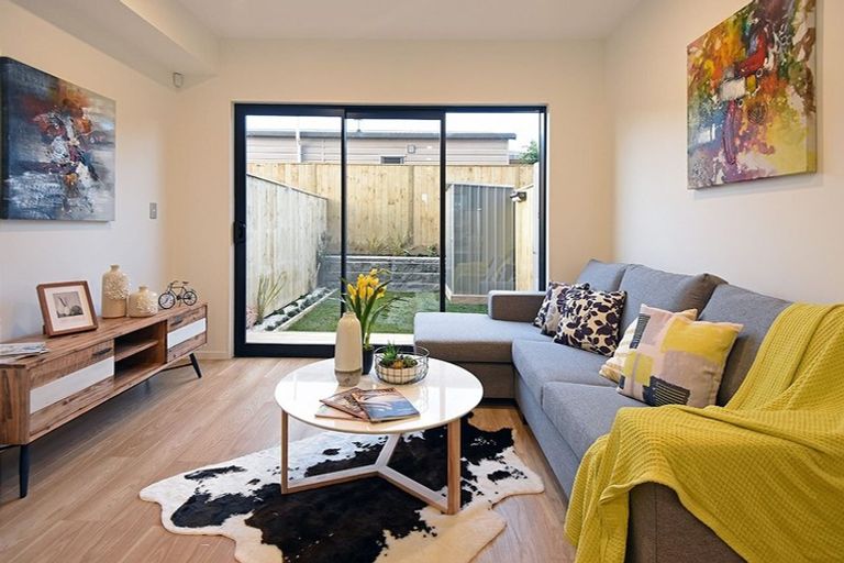 Photo of property in 11 Waru Lane, Te Atatu Peninsula, Auckland, 0610