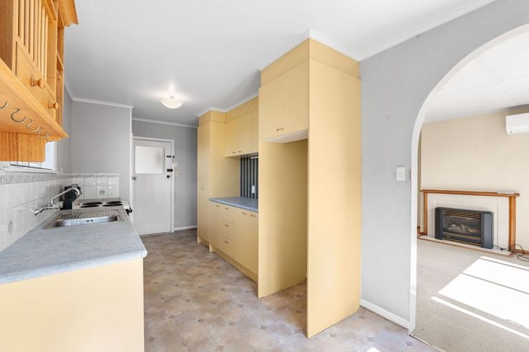 Photo of property in 11 Hockin Place, Fairfield, Hamilton, 3214