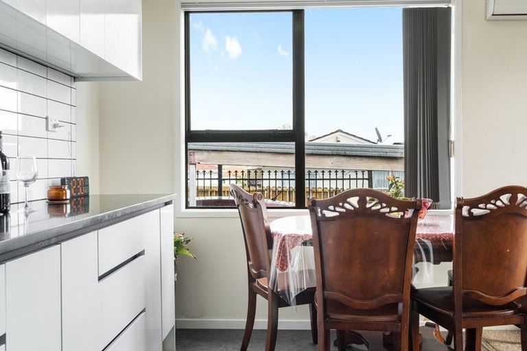 Photo of property in 1/39 Taitimu Drive, Weymouth, Auckland, 2103