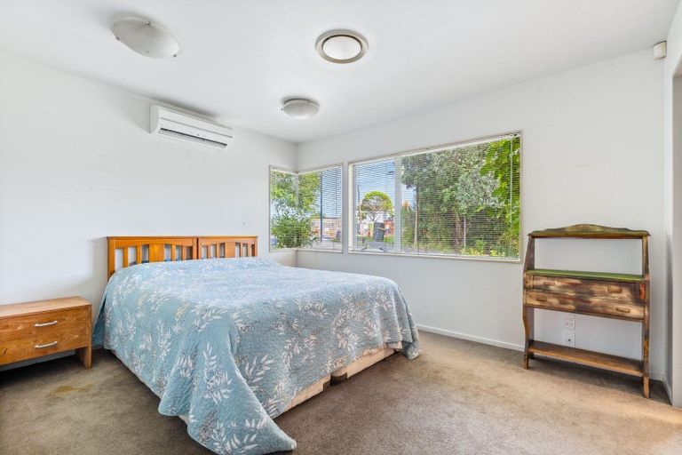 Photo of property in 90a Atkinson Road, Titirangi, Auckland, 0604