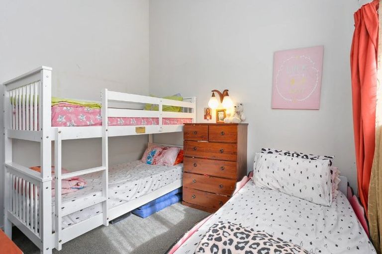 Photo of property in 2/104 Pakuranga Road, Pakuranga, Auckland, 2010