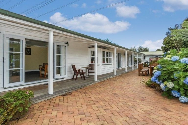 Photo of property in 52 Stratford Road, Manurewa, Auckland, 2105