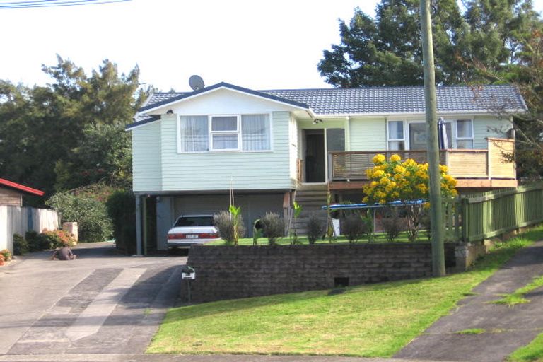 Photo of property in 2/9 Mayburn Road, Te Atatu Peninsula, Auckland, 0610