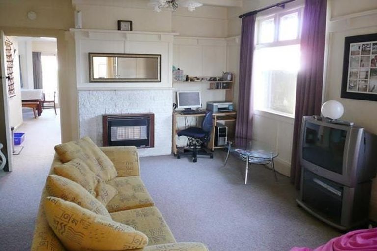 Photo of property in 374 College Street, Hokowhitu, Palmerston North, 4410