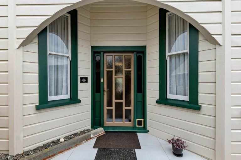 Photo of property in 121 Lemon Street, New Plymouth, 4312