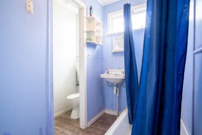 Photo of property in 330 Featherston Street, Palmerston North, 4414