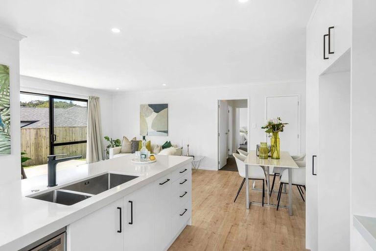 Photo of property in 46 Pacific Heights Road, Orewa, 0931