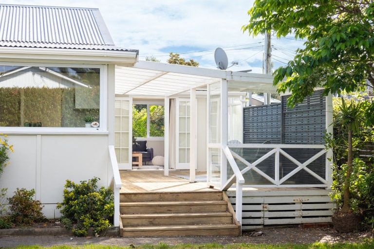 Photo of property in 15 Bluegum Road, Paraparaumu Beach, Paraparaumu, 5032