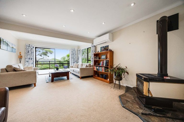 Photo of property in 72 Crows Road, Swanson, Auckland, 0614