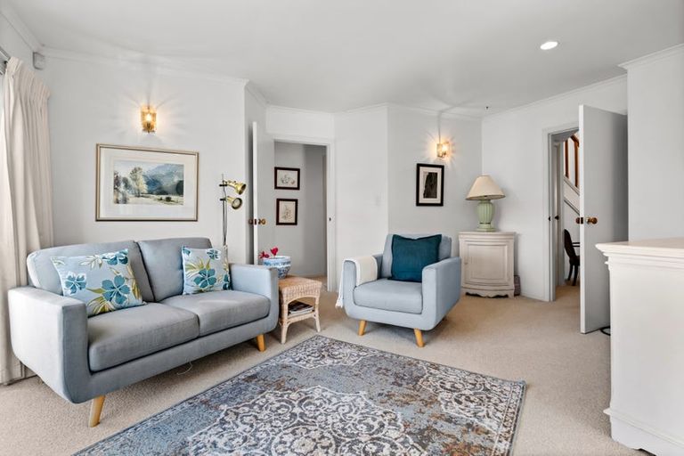 Photo of property in 158 Heta Road, Highlands Park, New Plymouth, 4312