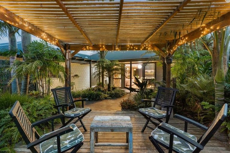 Photo of property in 18 Oriental Parade, Papamoa Beach, Papamoa, 3118