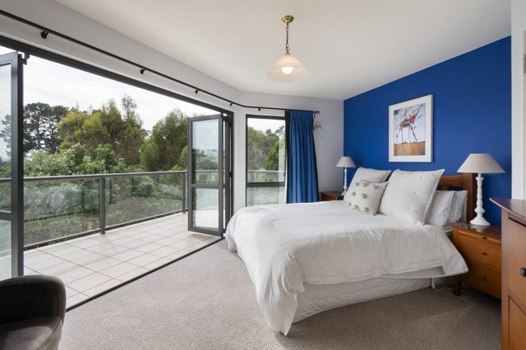 Photo of property in 70 Waicola Drive, Fitzherbert, Palmerston North, 4471