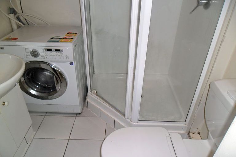 Photo of property in Terrace Tower Apartments, 2b/126 The Terrace, Wellington Central, Wellington, 6011