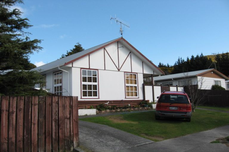 Photo of property in 25 Stockdale Street, Wainuiomata, Lower Hutt, 5014