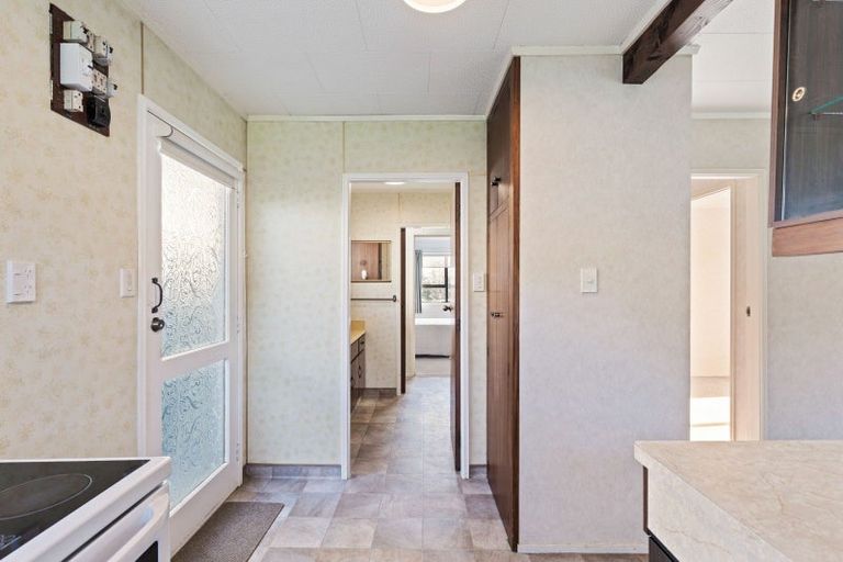 Photo of property in 110 Pioneer Road, Moturoa, New Plymouth, 4310