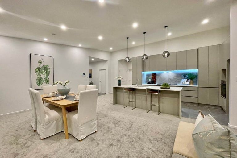 Photo of property in 8 Poutawa Lane, Clarks Beach, 2122