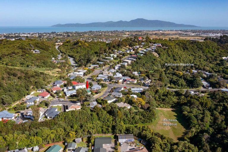 Photo of property in 4 Brazier Grove, Paraparaumu, 5032