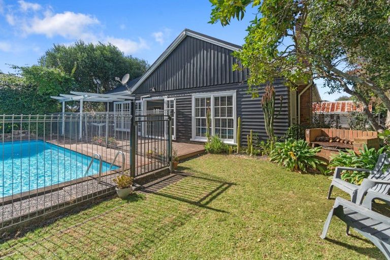 Photo of property in 92 Trafalgar Street, Onehunga, Auckland, 1061