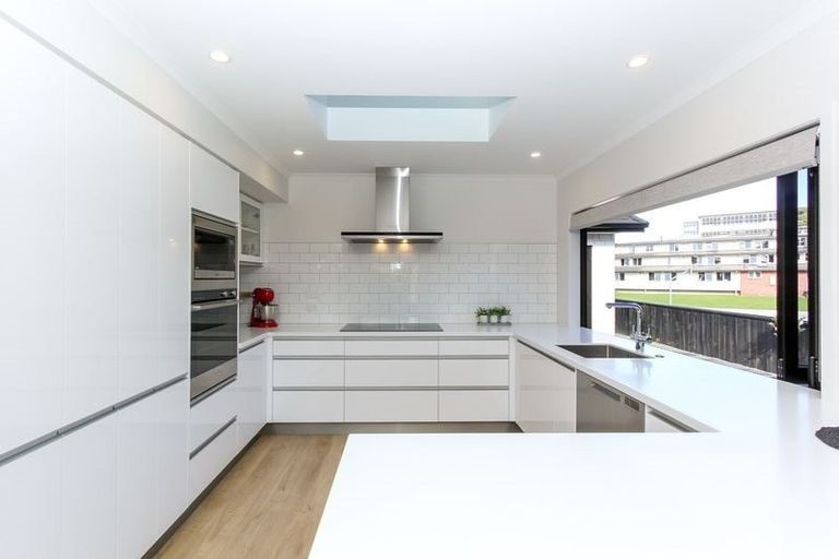 Photo of property in 6 Francis Douglas Drive, Westown, New Plymouth, 4310