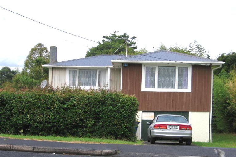 Photo of property in 1/111 Tirimoana Road, Te Atatu South, Auckland, 0602