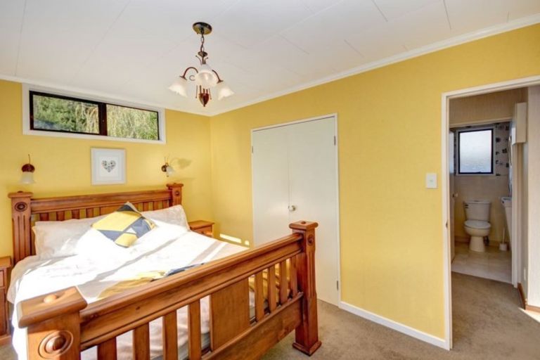 Photo of property in 17 Hereweka Street, Portobello, Dunedin, 9014